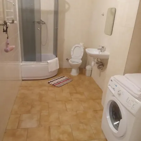 Doba - центр 1 кім 4 міс завжди тепла ! Διαμέρισμα