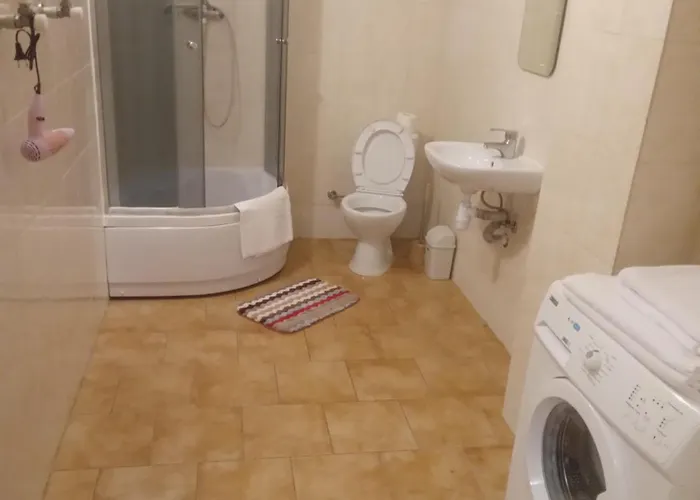 Doba - центр 1 кім 4 міс завжди тепла ! Apartman